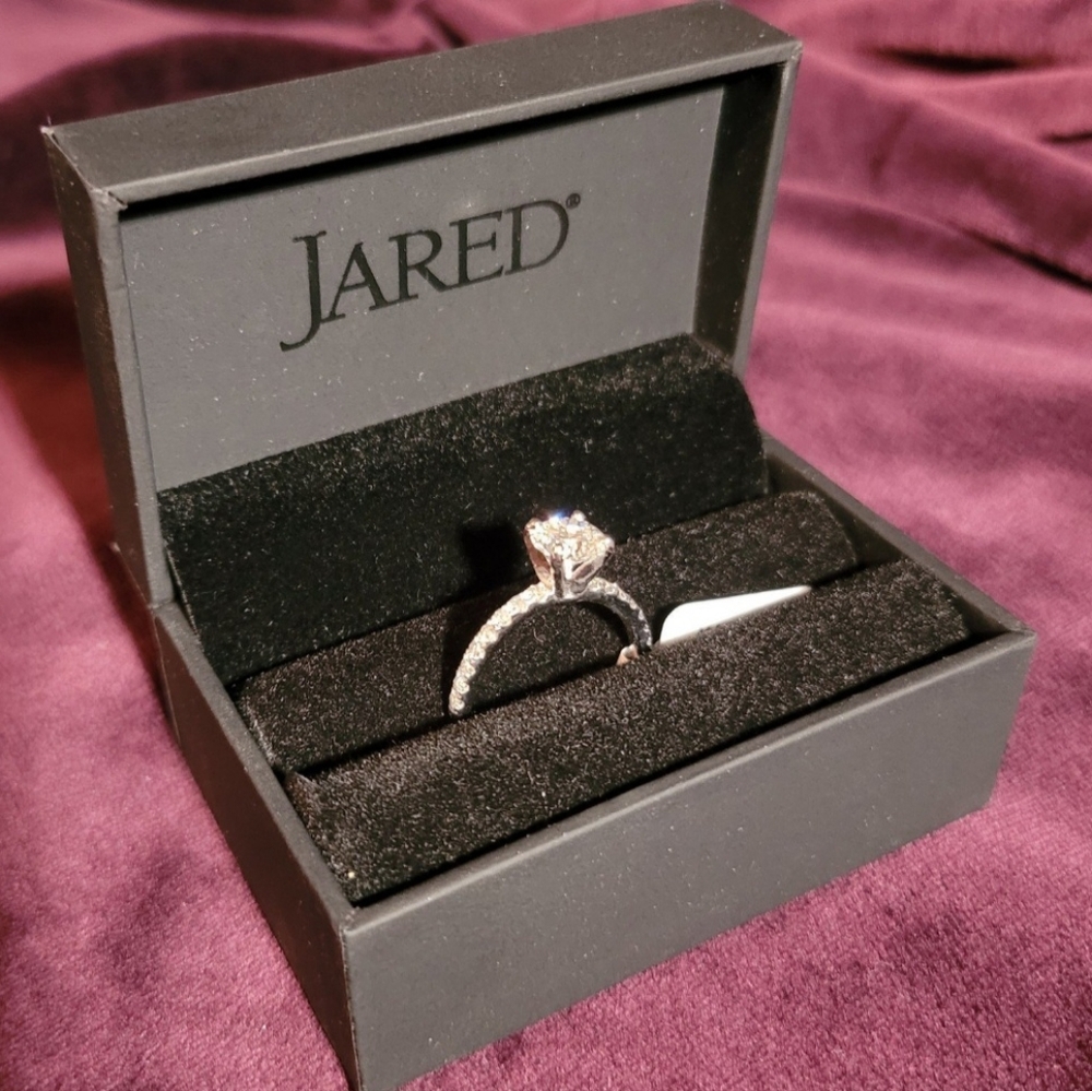 Jared Diamond Engagement Ring 3/8 ct 14k White Gold